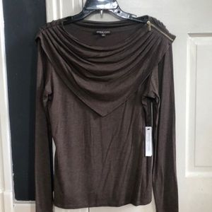 Cute Adrienne Vittadini soft top!